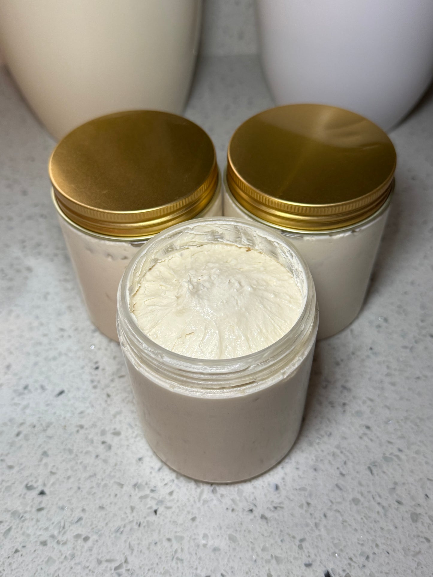 🍦 Vanilla Glaze – Whipped Body Soap (250ml) 🫧